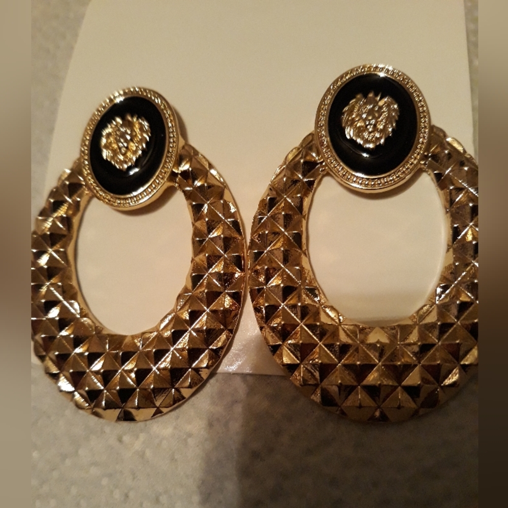 BEAUTIFUL Lion CZ Hoop  Earrings Statement Door Knocker 18kt gold pl NEW NWT